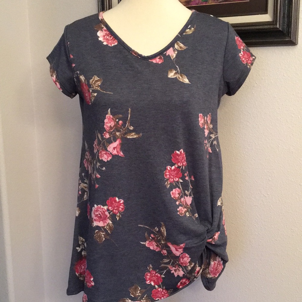 NWOT Floral Print V Neck A-Line Tunic